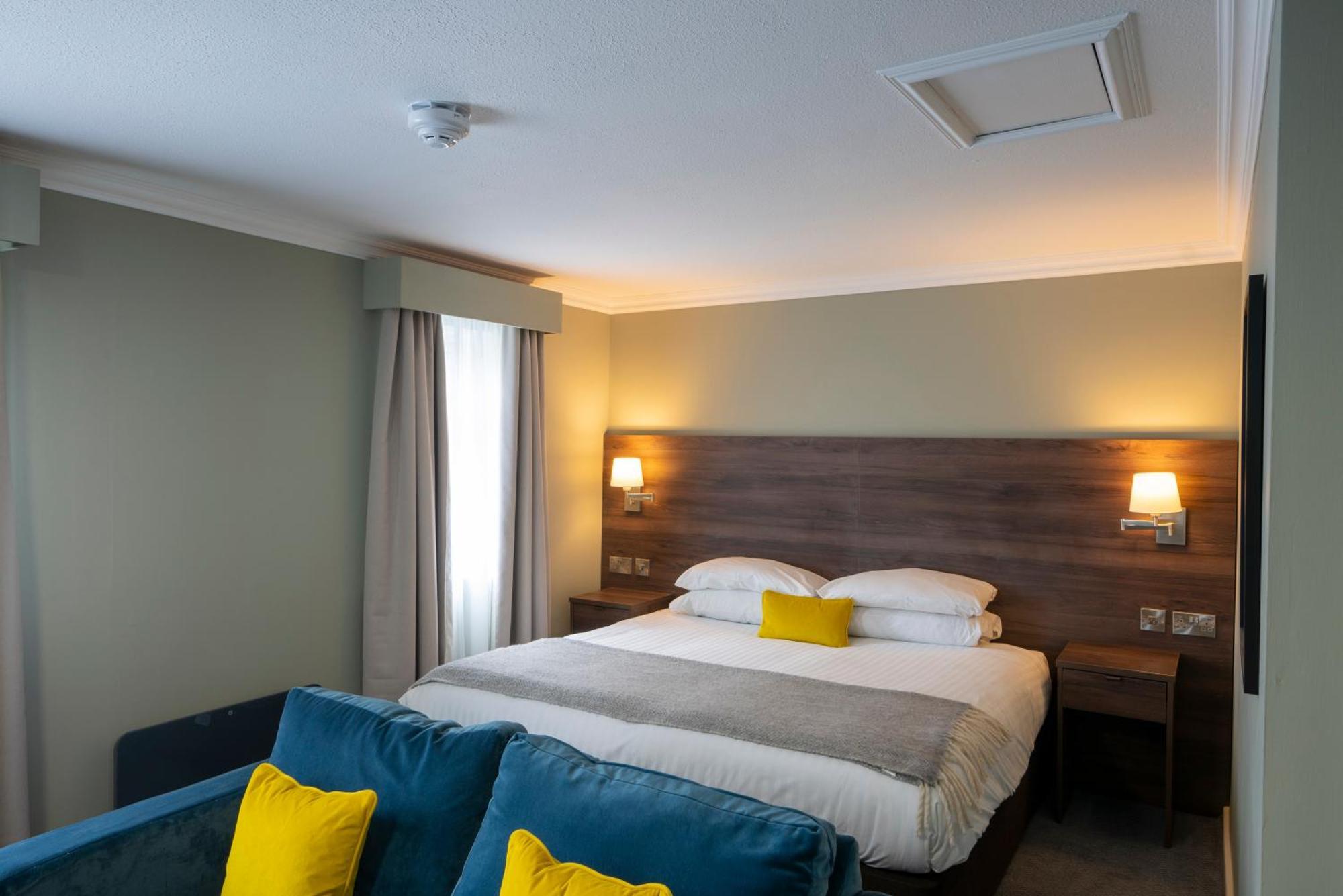 Beaufort Park Hotel Mold Buitenkant foto