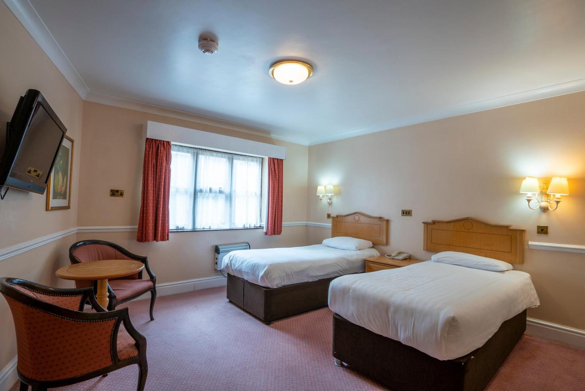 Beaufort Park Hotel Mold Buitenkant foto