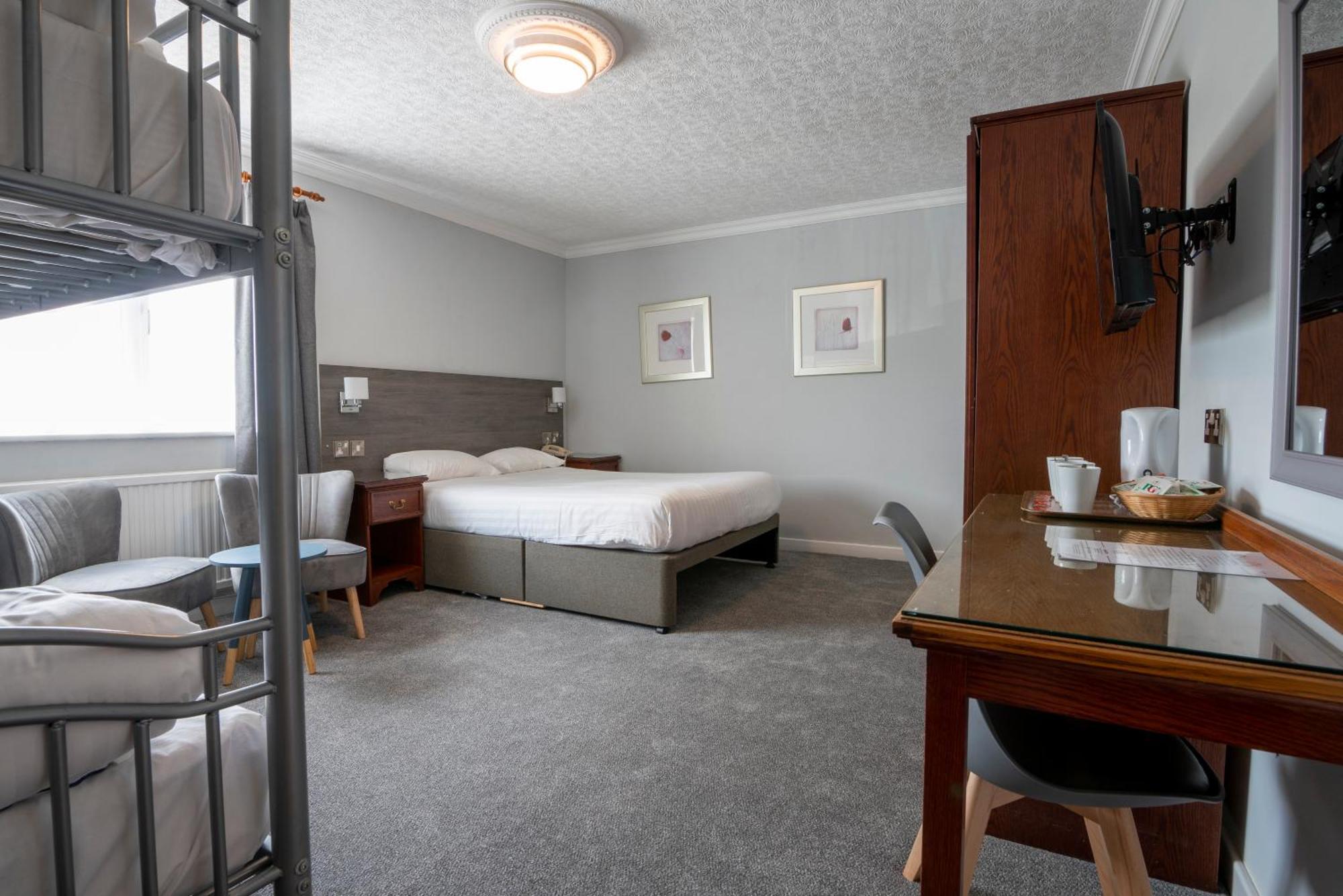 Beaufort Park Hotel Mold Buitenkant foto