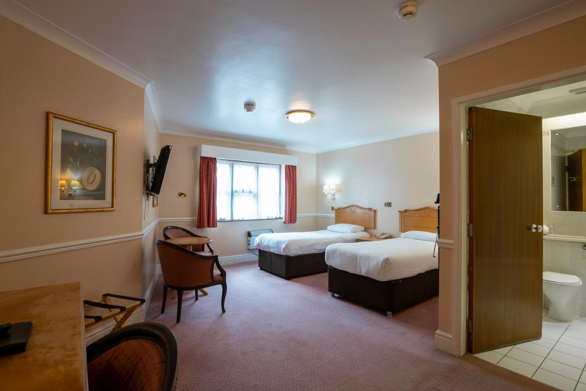 Beaufort Park Hotel Mold Buitenkant foto