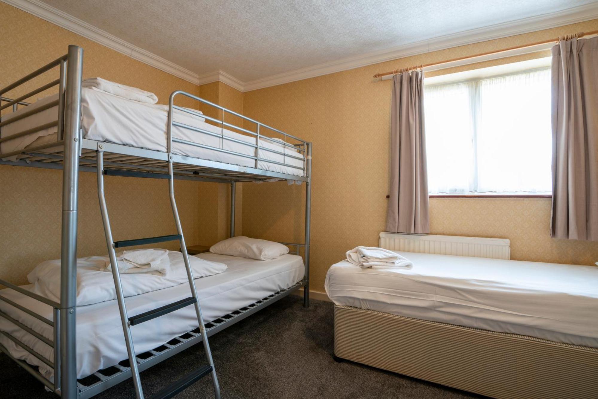 Beaufort Park Hotel Mold Buitenkant foto