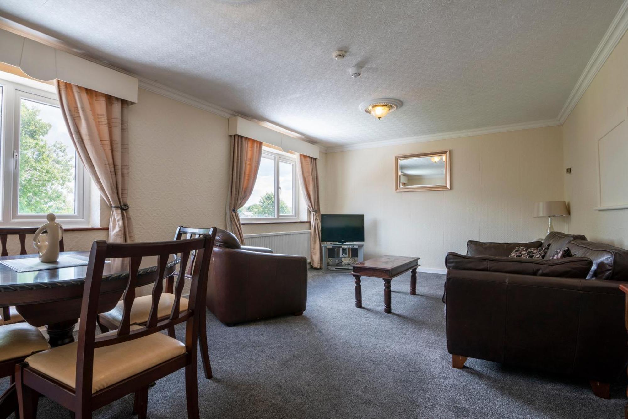 Beaufort Park Hotel Mold Buitenkant foto