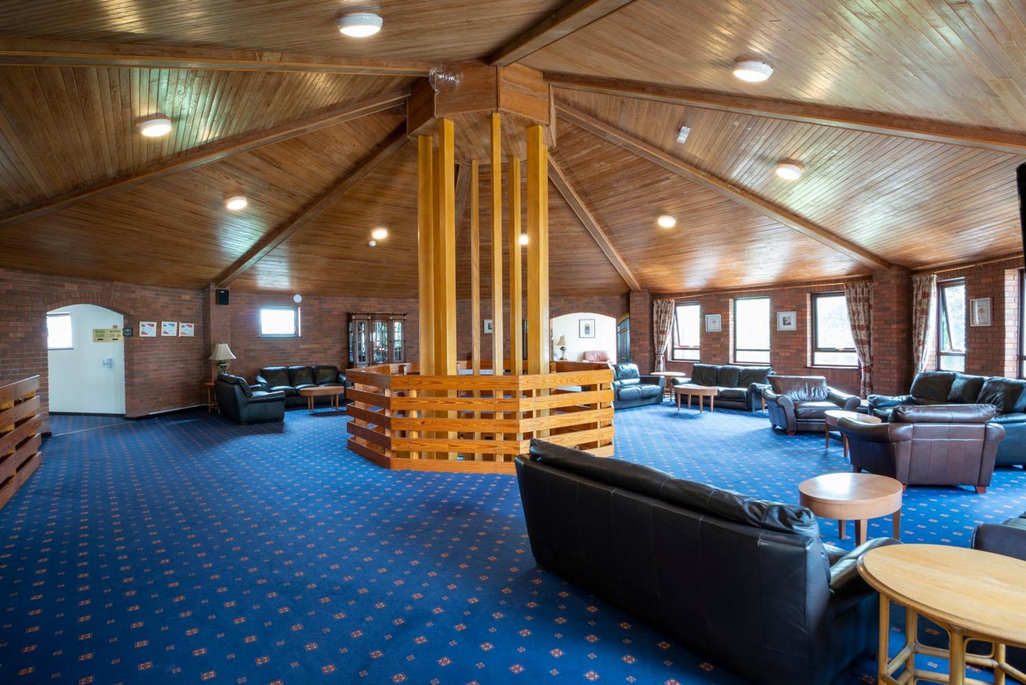 Beaufort Park Hotel Mold Buitenkant foto