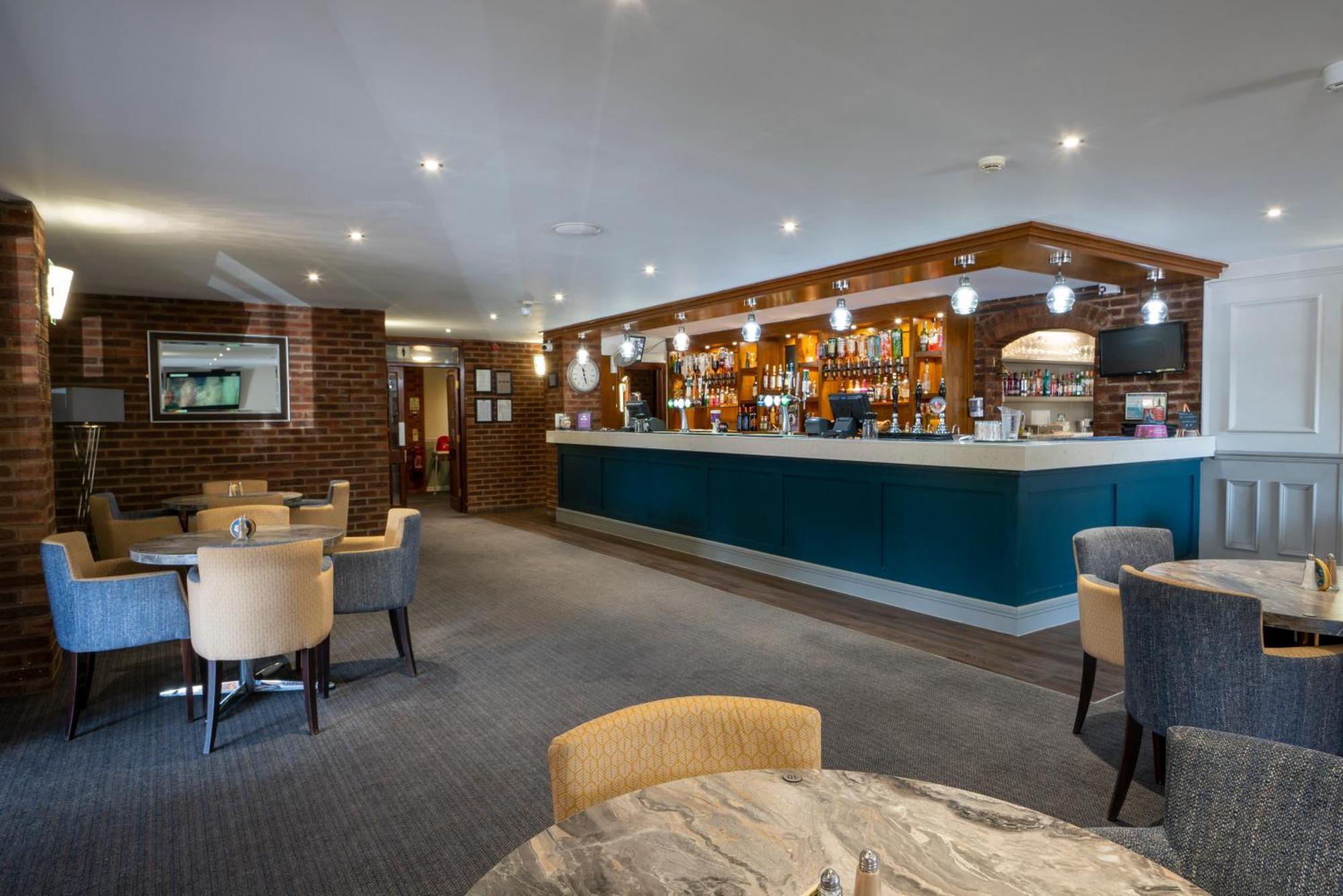 Beaufort Park Hotel Mold Buitenkant foto