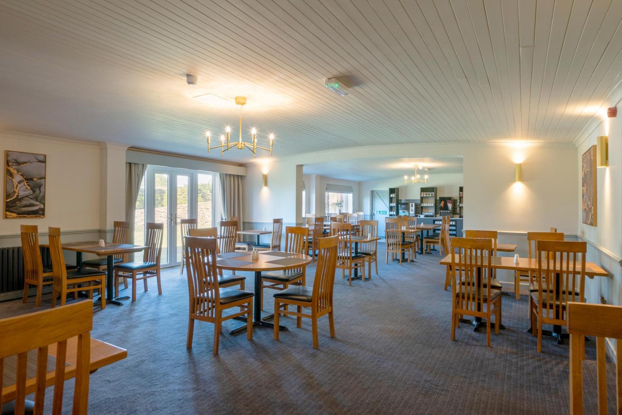 Beaufort Park Hotel Mold Buitenkant foto