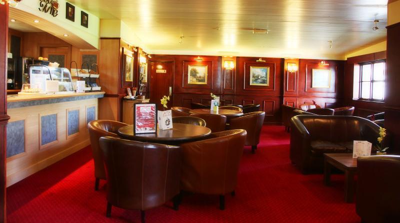 Beaufort Park Hotel Mold Buitenkant foto