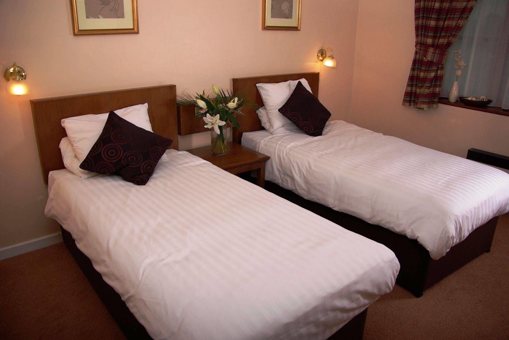Beaufort Park Hotel Mold Kamer foto