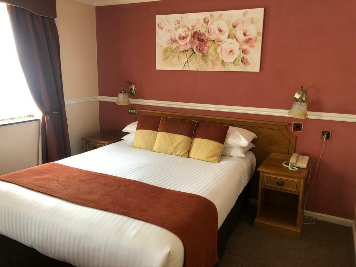 Beaufort Park Hotel Mold Buitenkant foto